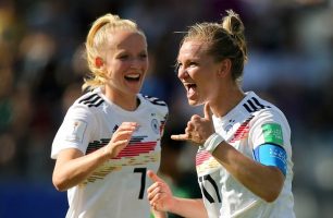 Alemanha e Suécia fazem confronto pelas quartas da Copa do Mundo feminina.