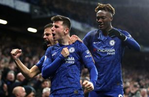 Chelsea busca somar pontos na Premier League