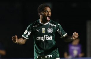 Luiz Adriano é um dos destaques do Palmeiras