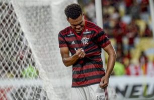 Garotada do Flamengo enfrenta o Fluminense no Carioca
