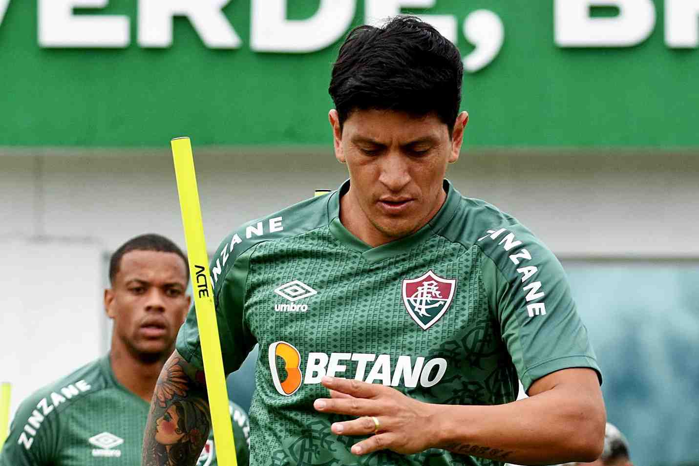 Cano é o destaque do Fluminense