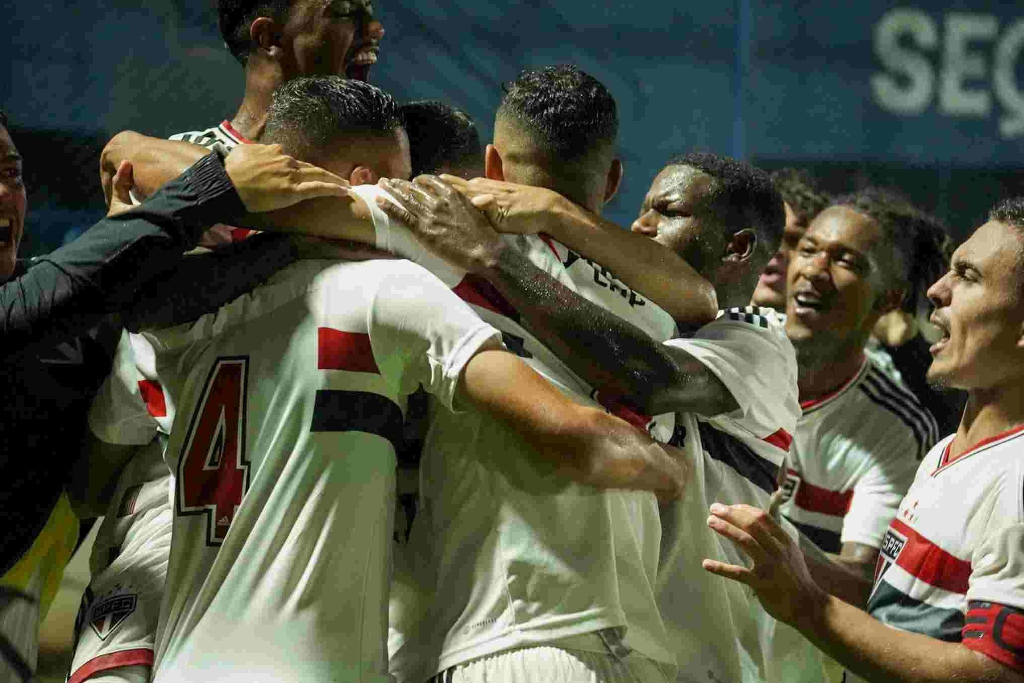 São Paulo oscila no Sub-20