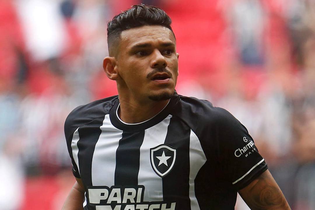 O experiente Tiquinho Soares é o destaque do Botafogo