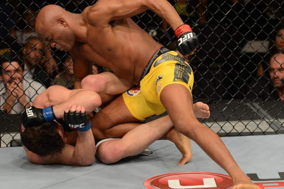 Anderson Silva x Chael Sonnen Anderson Silva já venceu Chael Sonnen duas vezes - Foto: Divulgação/UFC