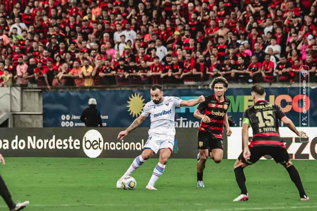 Fortaleza atropela o Sport Fortaleza atropela o Sport com show de Moisés - Foto: Fortaleza