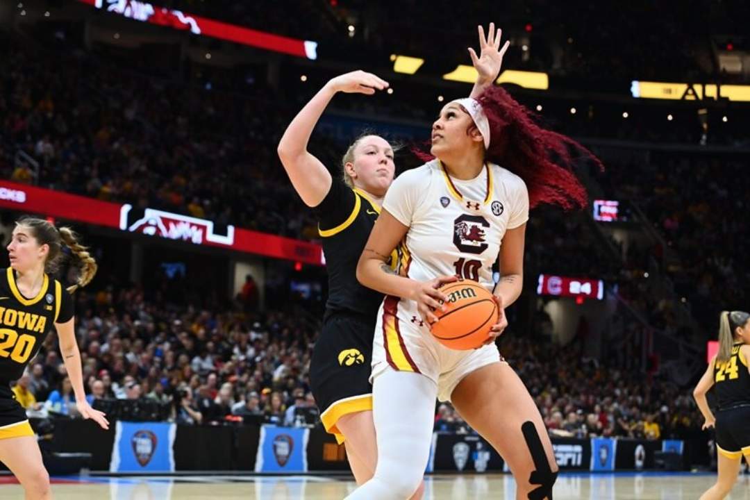 brasileiras WNBA Kamilla Cardoso foi bicameã da NCAA e agora é uma das brasileiras da WNBA - Foto: North Carolina